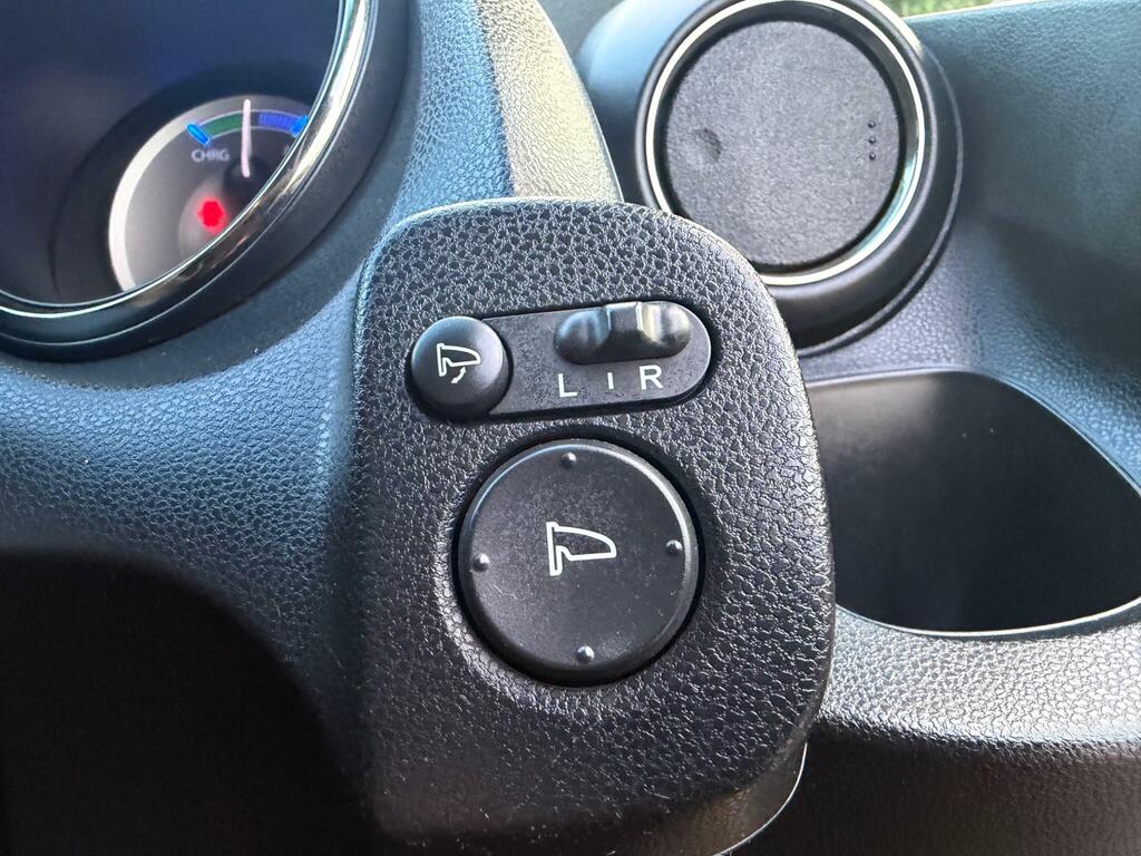 Honda Fit Rs 1.5 White #25