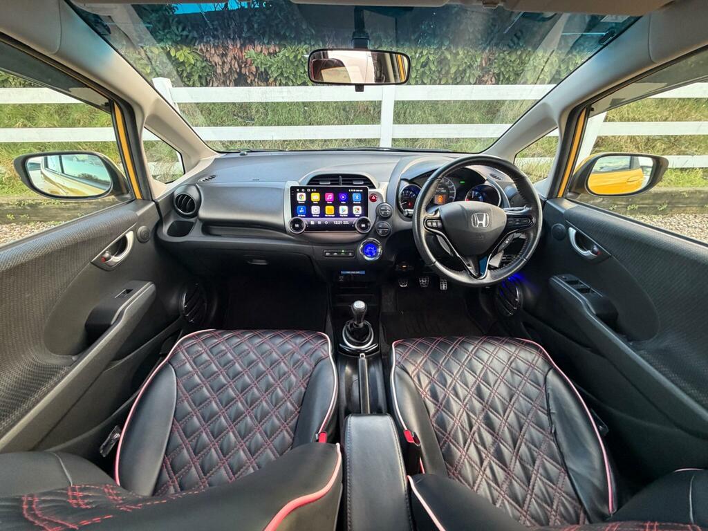 Honda Fit Rs 1.5 White #15