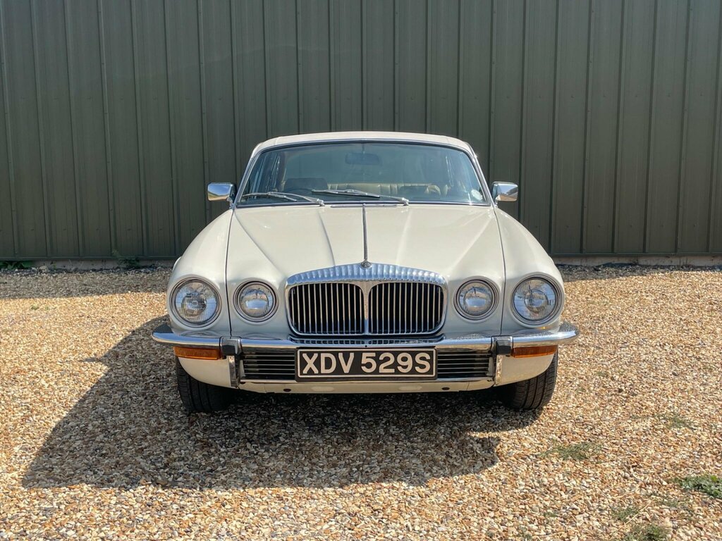 Daimler Sovereign Saloon White #2