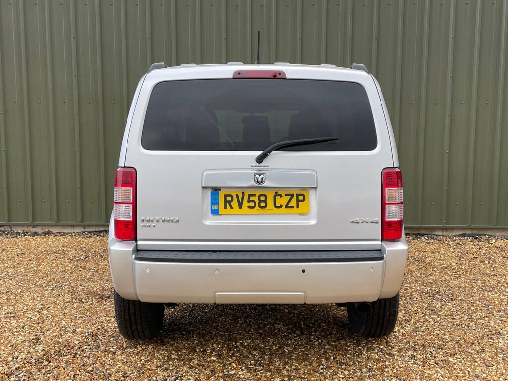Dodge Nitro 3.7 V6 Sxt Silver #6