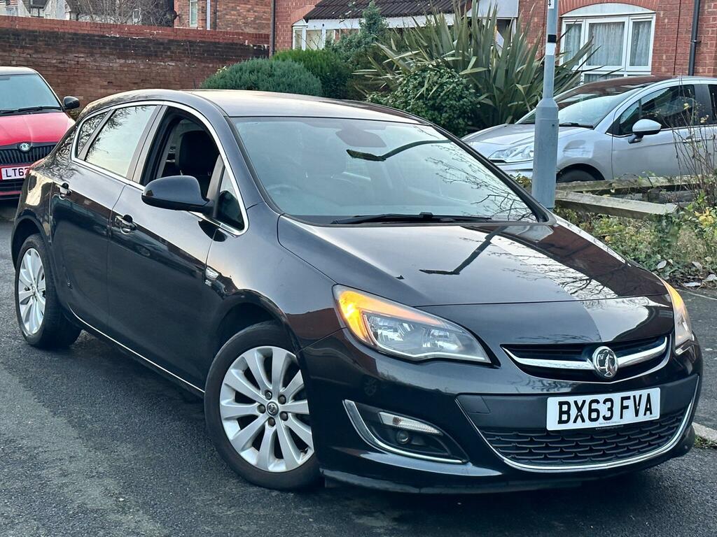 Vauxhall Astra 1.6 16V Se Euro 5 BX63FVA Black #2