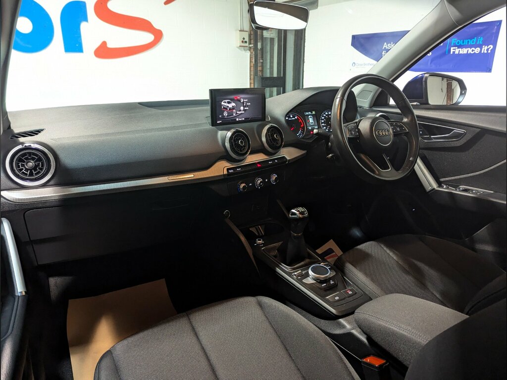 Audi Q2 30 Tfsi Technik GY21NUA Blue #5