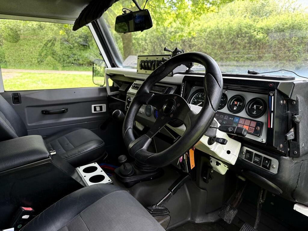 Land Rover Defender 90 Hard Top  #23