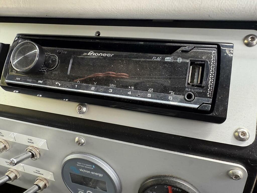 Land Rover Defender 90 Hard Top  #29