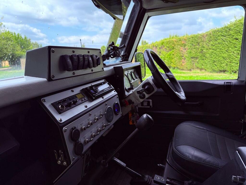 Land Rover Defender 90 Hard Top  #24