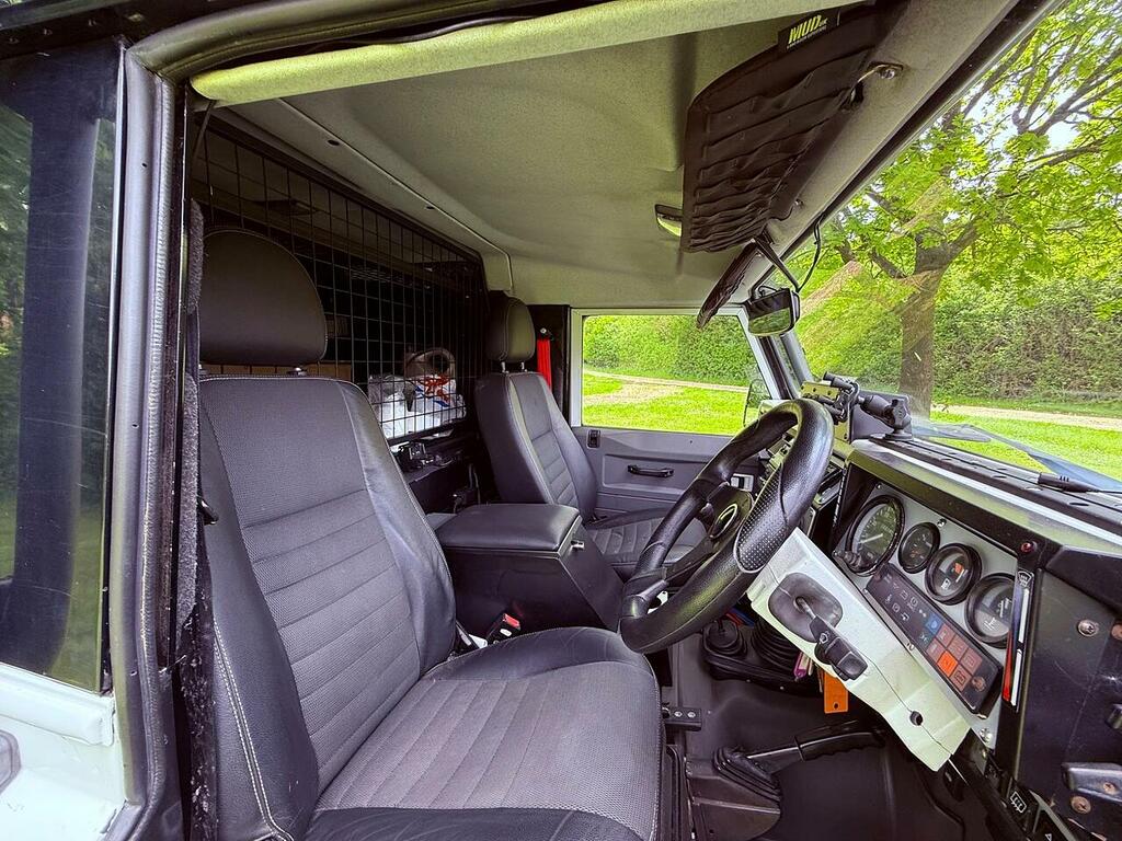 Land Rover Defender 90 Hard Top  #18