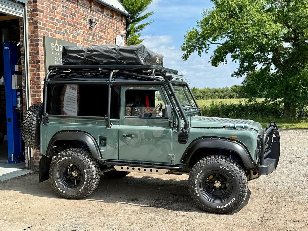 Land Rover Defender 90 Hard Top  #17