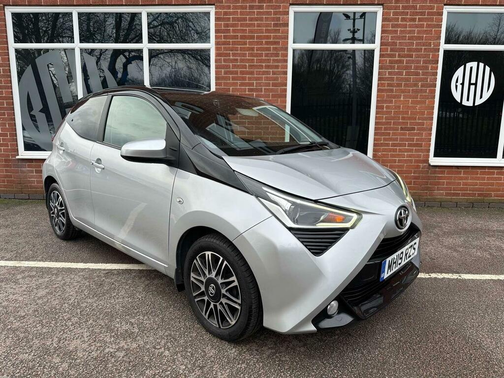 Toyota Aygo 1.0 Vvt-i X-clusiv Euro 6 Safety Sense MH19RZS Silver #2