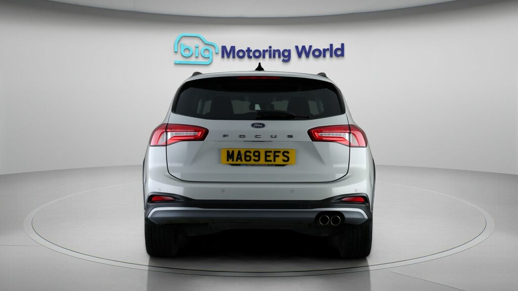 Ford Focus Active X White #6
