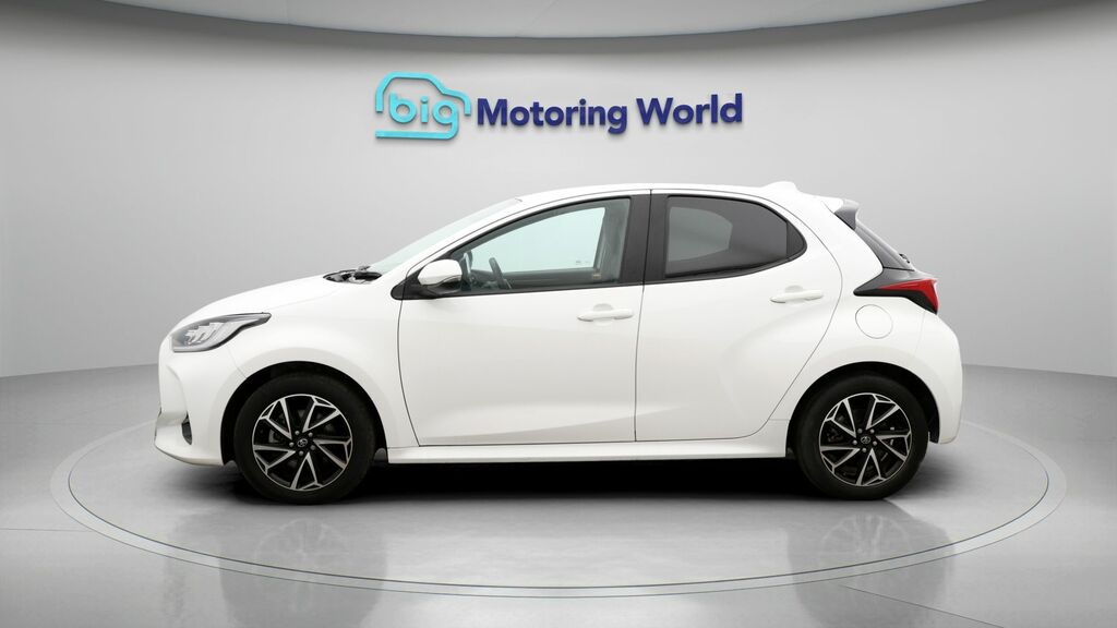Toyota Yaris Design White #4