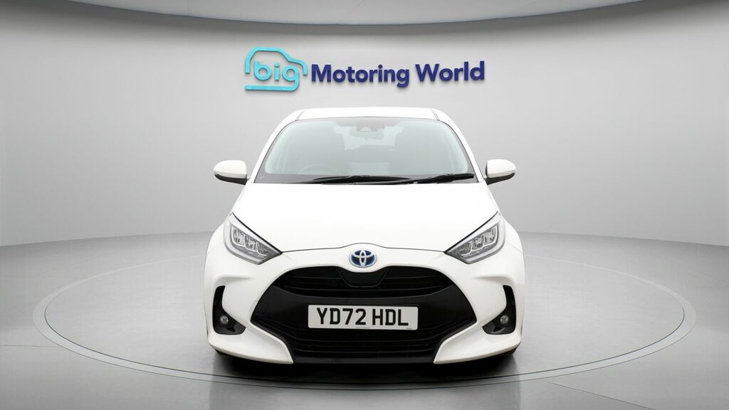 Toyota Yaris Design White #2