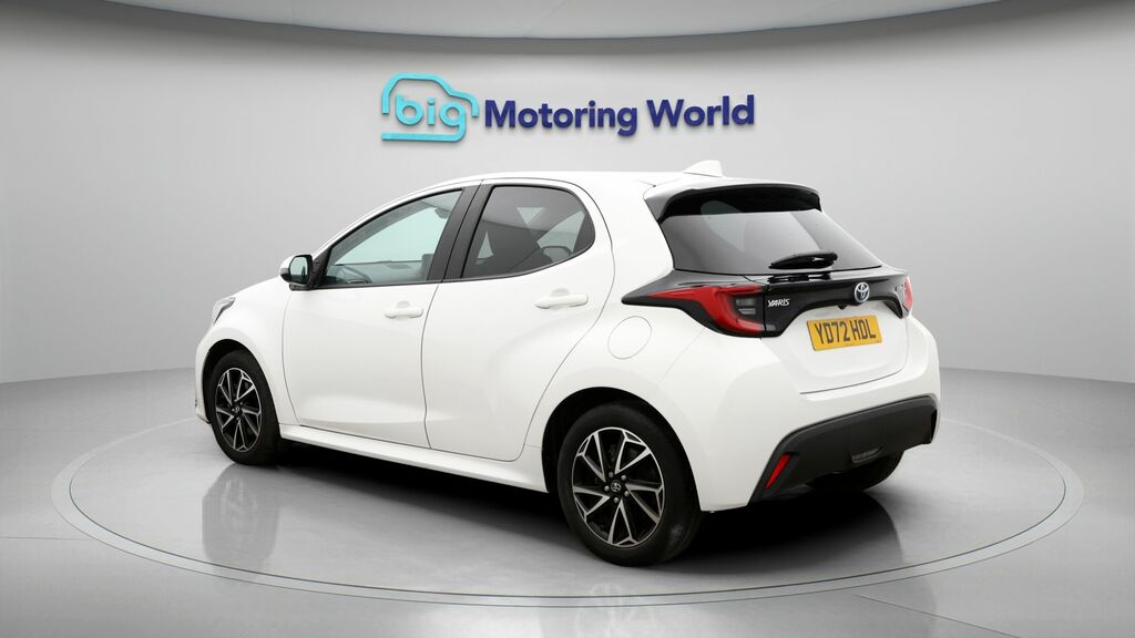 Toyota Yaris Design White #5