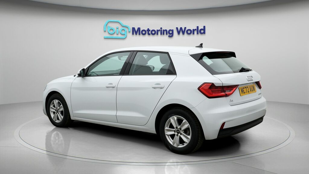Audi A1 Technik MC72AUW White #5