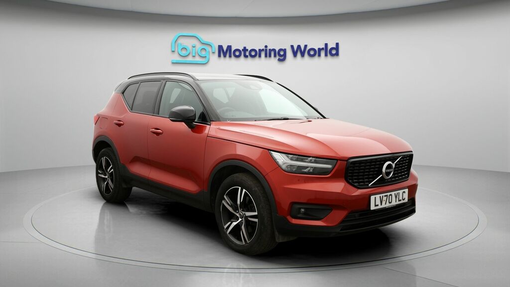 Volvo XC40 R-design LV70YLC Red