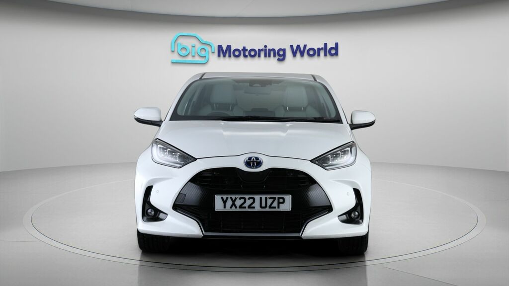 Toyota Yaris Excel YX22UZP White #2