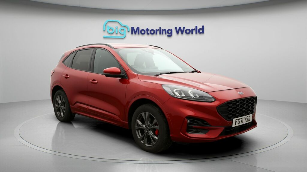 Ford Kuga St-line FG71YSD Red