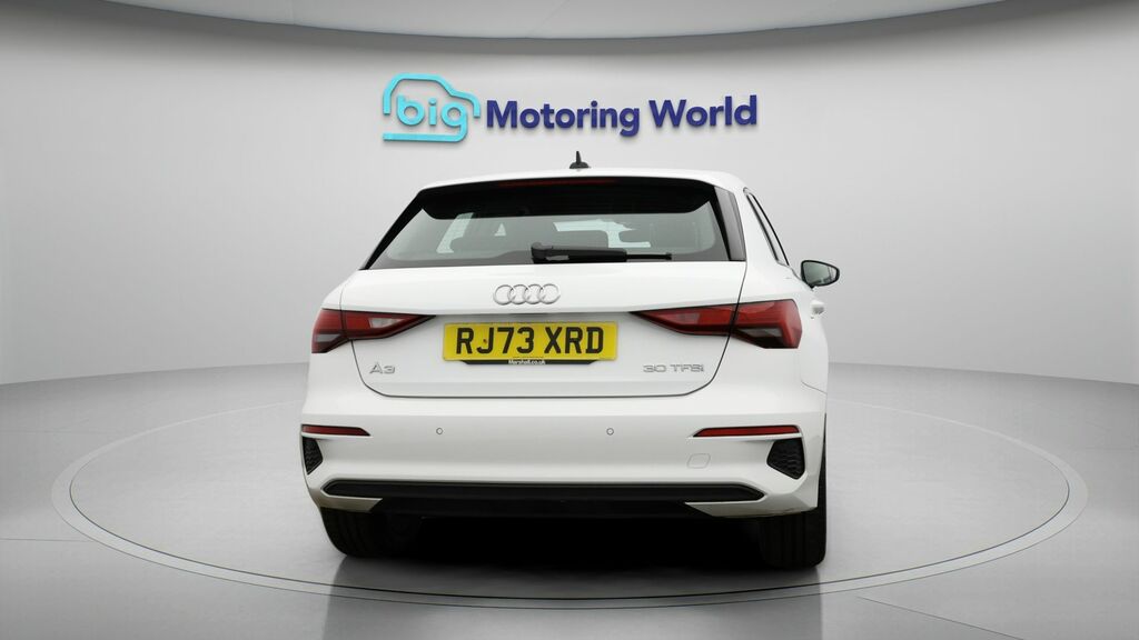 Audi A3 Technik White #6