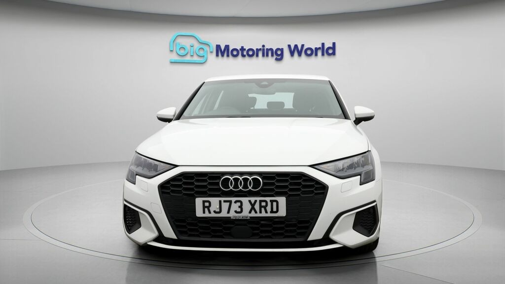 Audi A3 Technik White #2