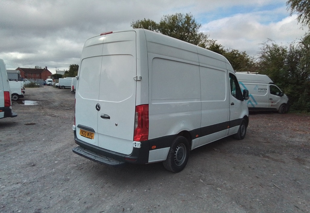 Mercedes-Benz Sprinter 316 Cdi 163 L2h2 Mwb High Roof Rwd KW20WVG White #3
