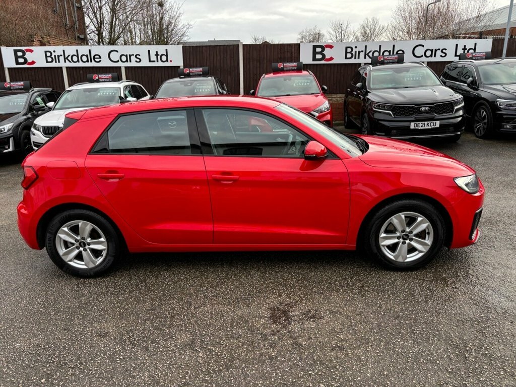 Audi A1 1L Technik YL22OKX Red #5