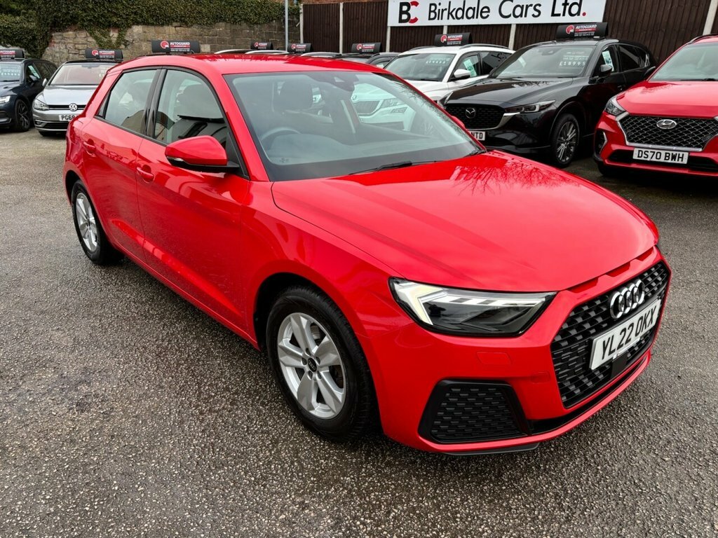 Audi A1 1L Technik YL22OKX Red #4