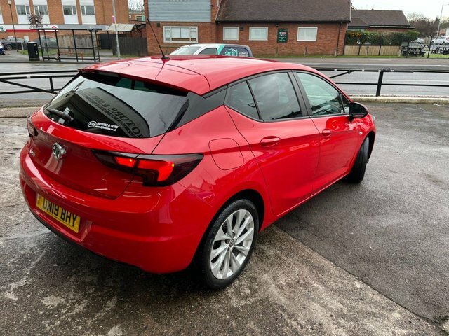 Vauxhall Astra 1.4I Turbo Design Hatchback DN19BHY Red #4