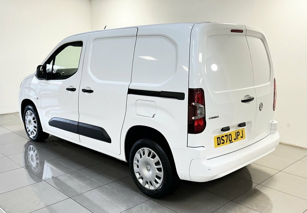 Vauxhall Combo 1.6L Sportive DS70JPJ White #4