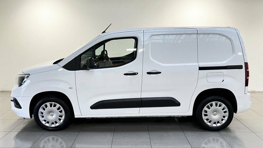 Vauxhall Combo 1.6L Sportive DS70JPJ White #2