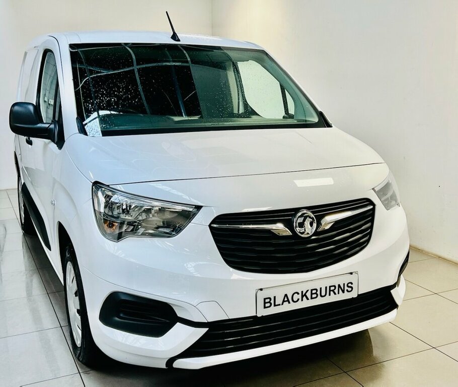 Vauxhall Combo 1.6L Sportive DS70JPJ White #6