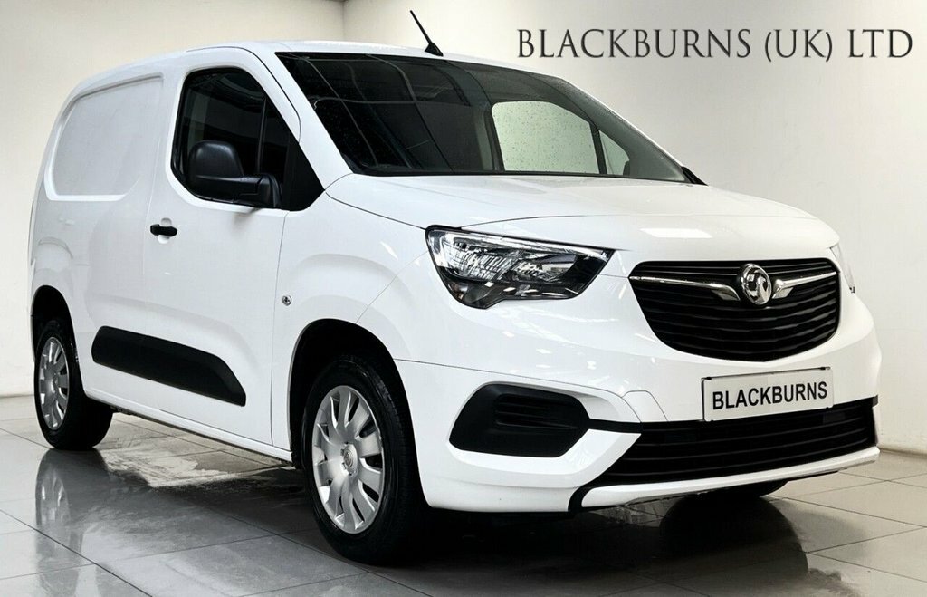 Vauxhall Combo 1.6L Sportive White