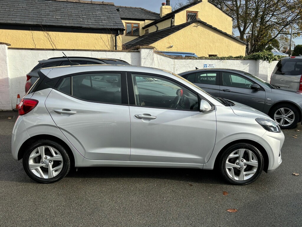 Hyundai I10 1.0 Se Connect Hatchback Euro 6 S HN72AVV Silver #2