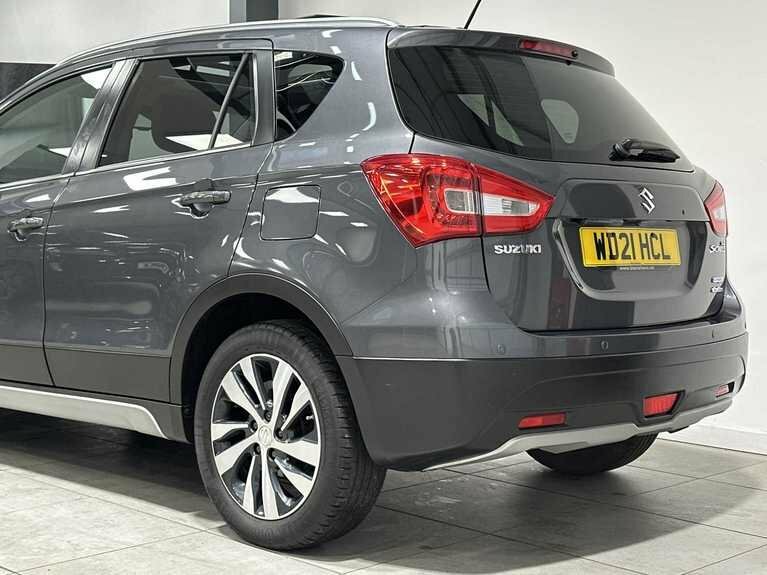 Suzuki SX4 Hatchback Red #10