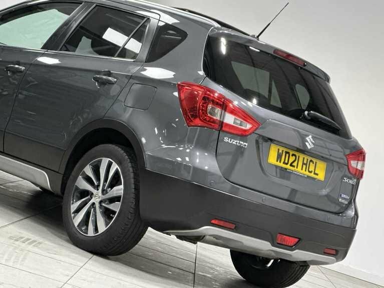 Suzuki SX4 Hatchback Red #20