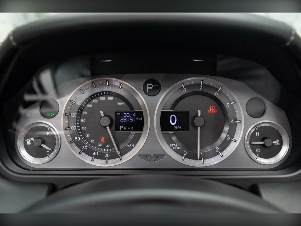 Aston Martin Virage Silver #33