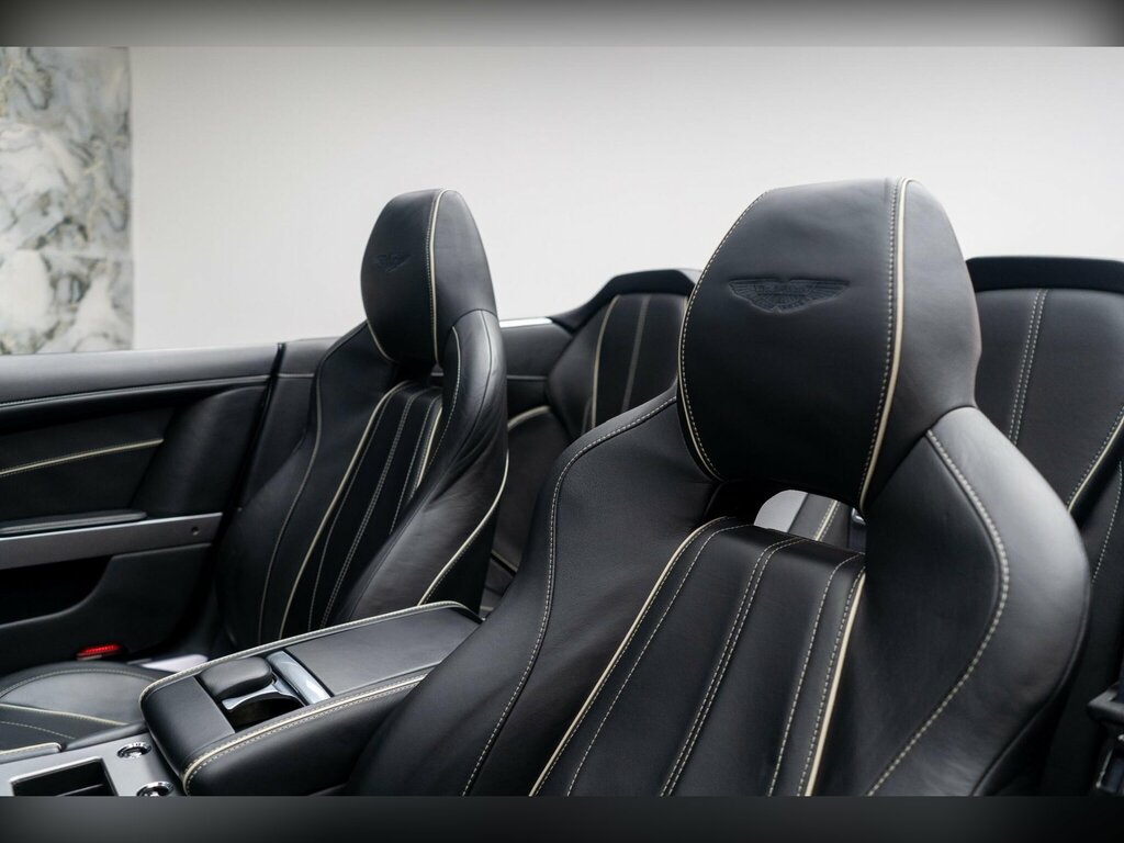 Aston Martin Virage Silver #37
