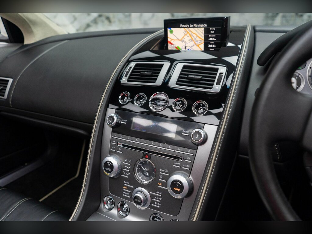 Aston Martin Virage Silver #19