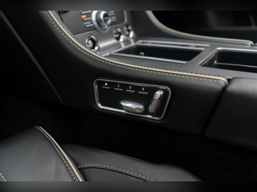 Aston Martin Virage Silver #24