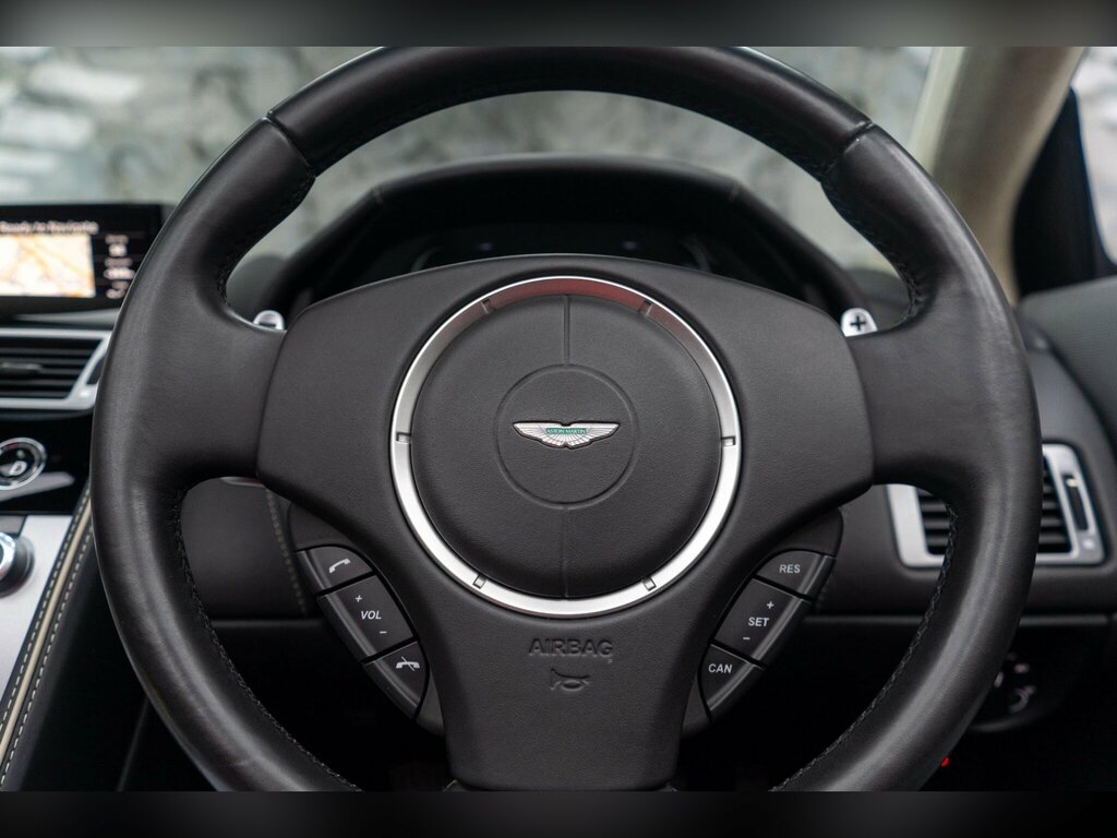 Aston Martin Virage Silver #35