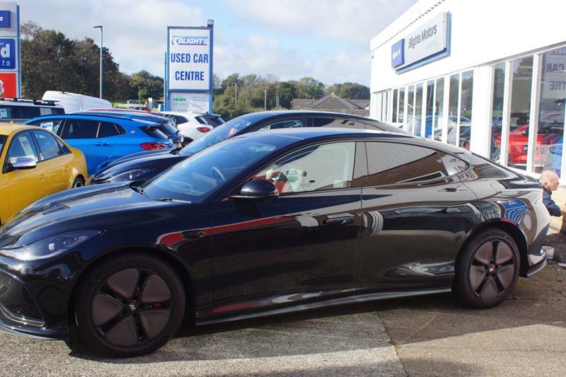 MG IM5 217Kw Standard Range 75Kwh Black #4