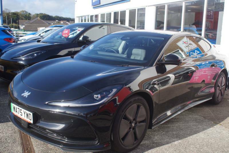 MG IM5 217Kw Standard Range 75Kwh Black