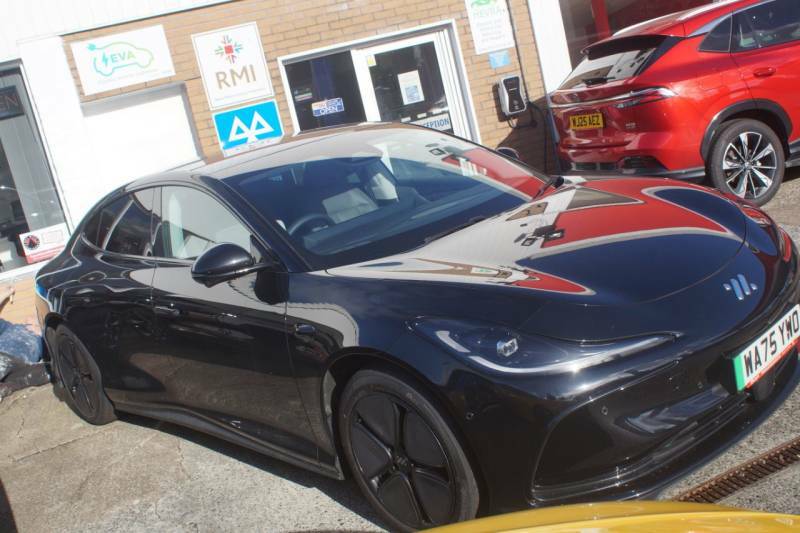 MG IM5 217Kw Standard Range 75Kwh Black #2