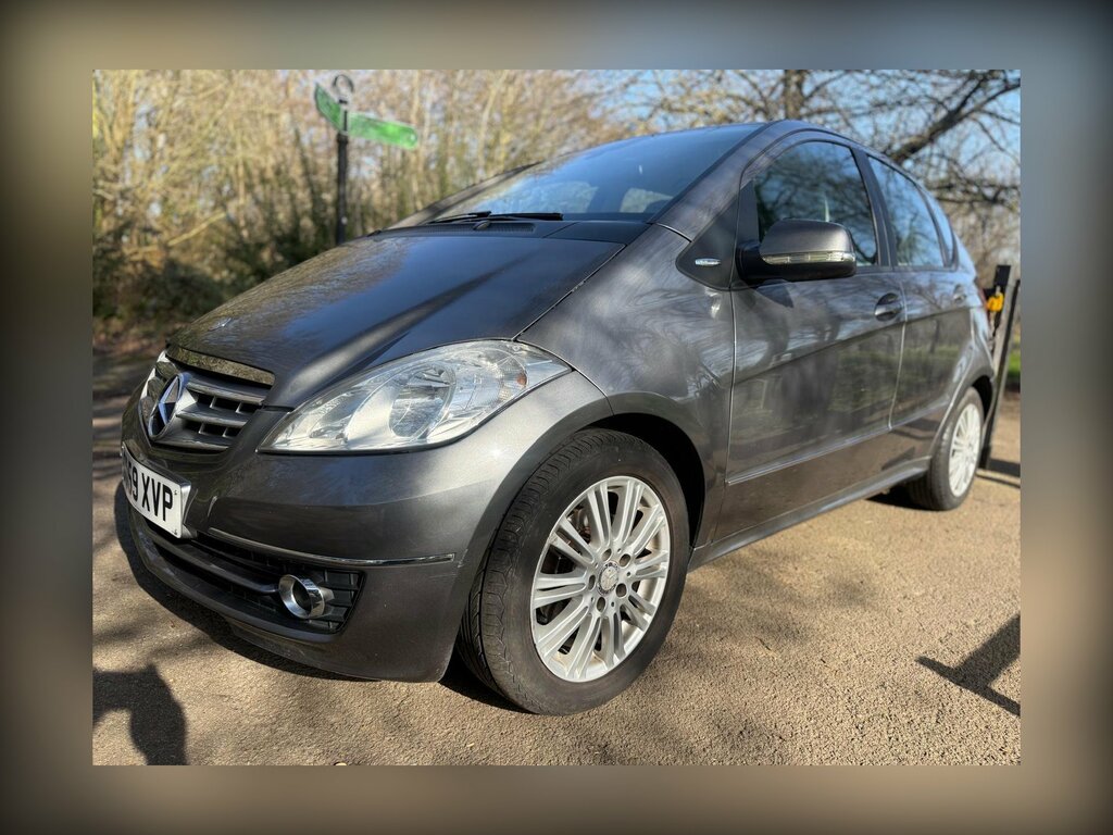 Mercedes-Benz A Class 1.5 A160 Elegance Se Hatchback Cvt 162 Grey #3
