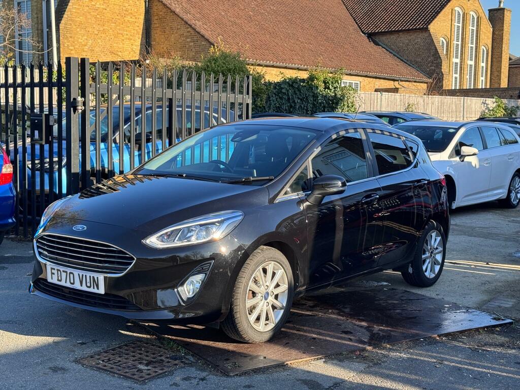 Ford Fiesta 1.0T Ecoboost Titanium Euro 6 Ss Black