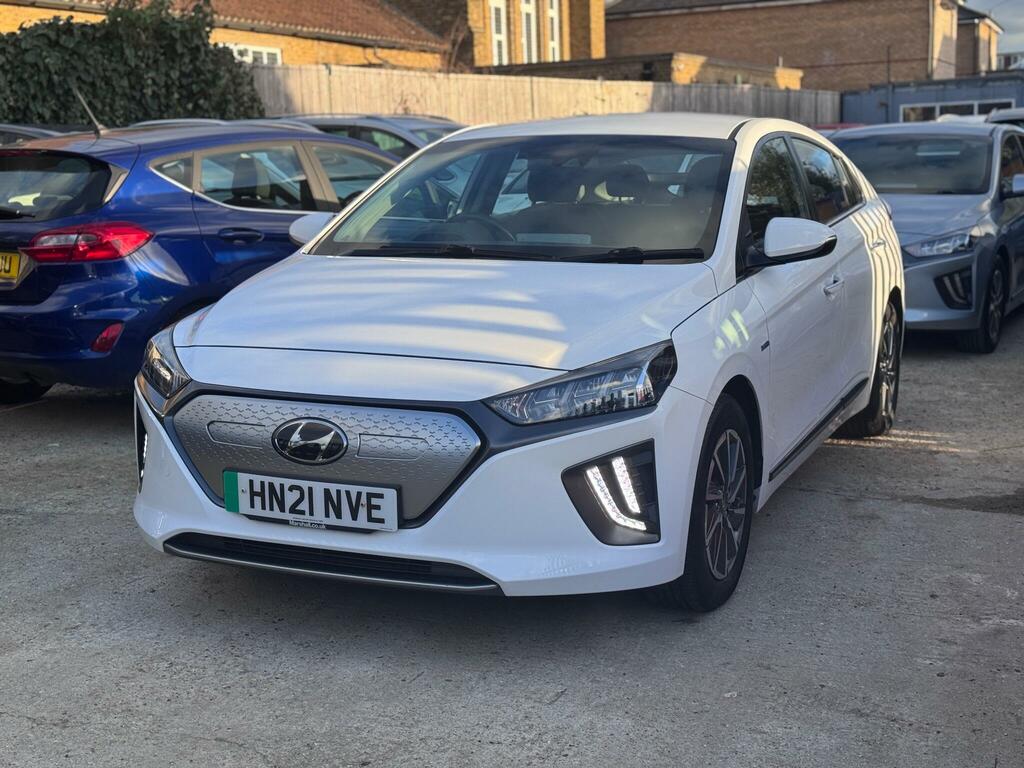Hyundai Ioniq 38.3Kwh Premium White