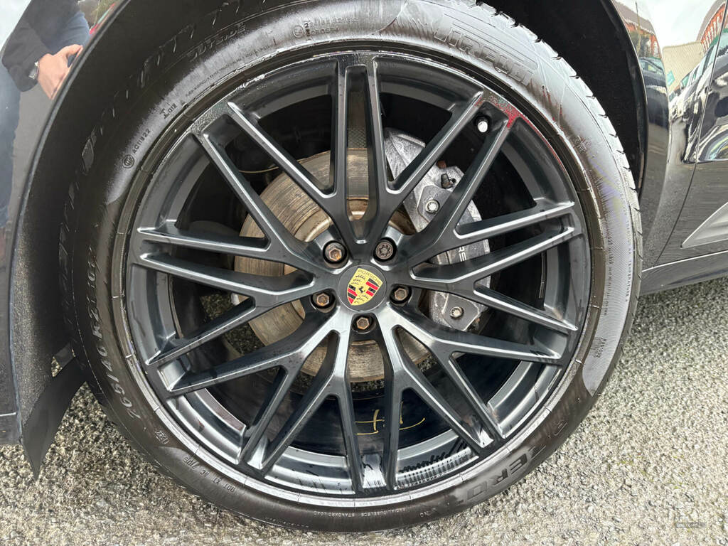 Porsche Macan T Pdk CMZ8809 Black #2
