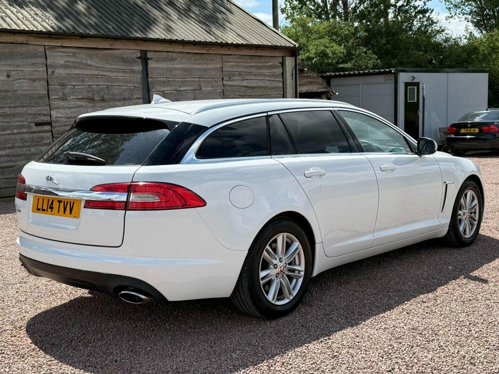 Jaguar XF 3.0D V6 Luxury Sportbrake Euro 5 S S White #5