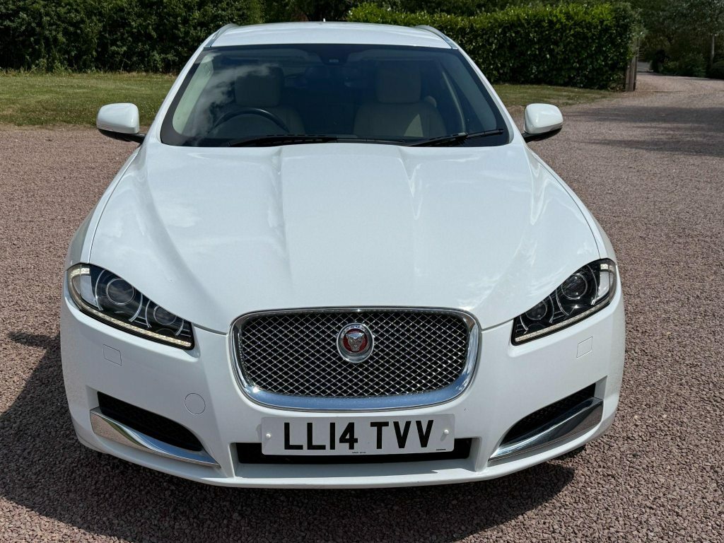 Jaguar XF 3.0D V6 Luxury Sportbrake Euro 5 S S White #6