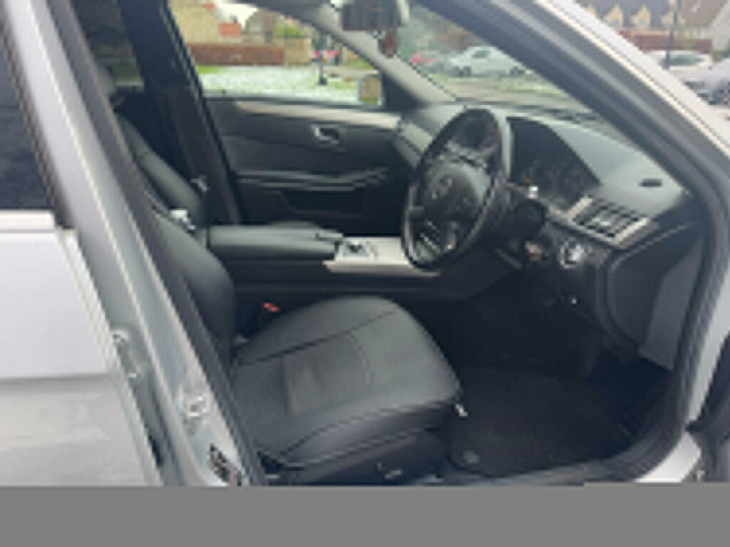 Mercedes-Benz E Class Saloon 2.1 E220 Cdi Blueefficiency Se 201262 SD62LMV Silver #4