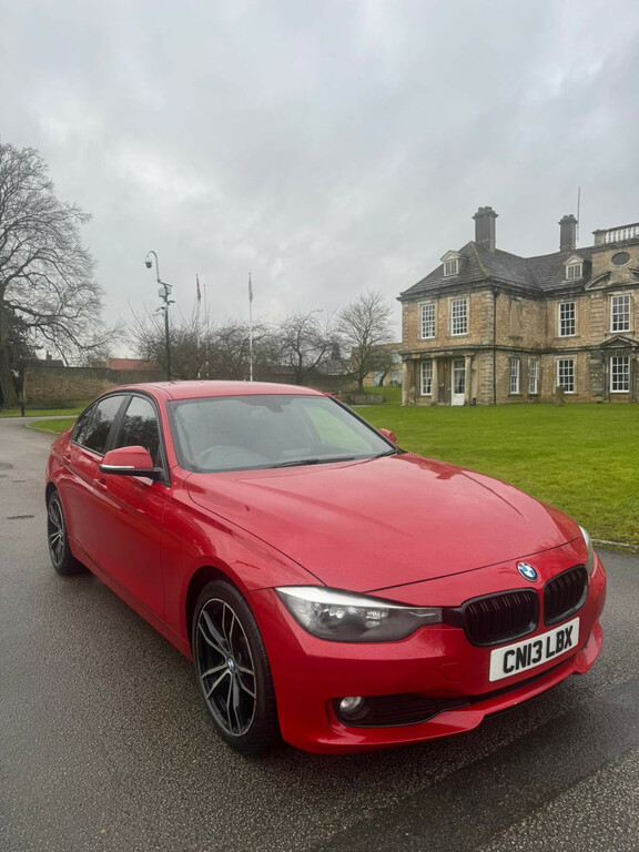 BMW 3 Series Saloon 2.0 318D Se Saloon 2013 Red
