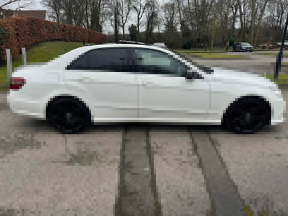 Mercedes-Benz E Class Saloon 2.1 E250 Cdi Blueefficiency Sport 2012 AU62LFX White #3